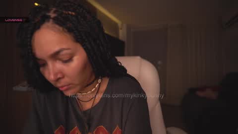 Snapshot of mykinkybunny chatting on 02/11/25, 01:41 jacke BUNNY online show from 02/11/25, 01:41