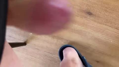 Snapshot of mykytoy chatting on 09/19/25, 10:49 mykytoy online show from 09/19/25, 10:49