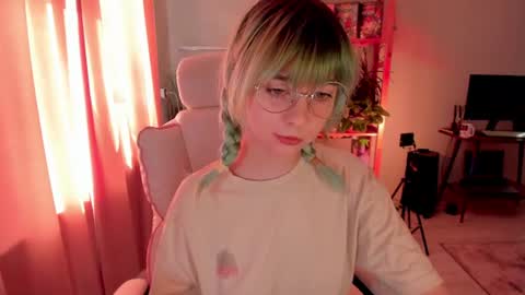 MylaFlores online show from 08/05/26, 02:58