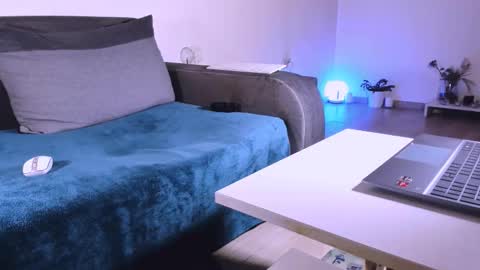 Snapshot of mylegsonheels chatting on 02/09/26, 09:08 Anda online show from 02/09/26, 09:08