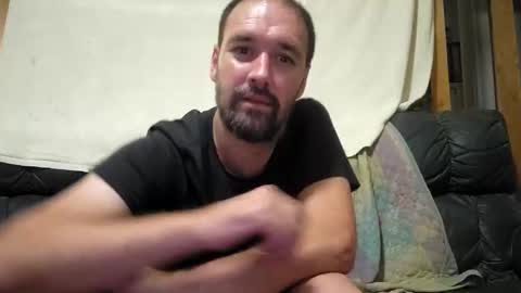 Snapshot of myleshodges chatting on 02/16/26, 10:33 myleshodges online show from 02/16/26, 10:33