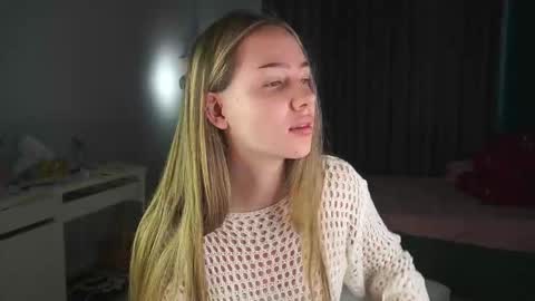 Snapshot of myluvia chatting on 03/29/26, 04:12 Tori online show from 03/29/26, 04:12