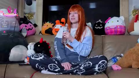 Snapshot of mymindbreaks2 chatting on 01/15/26, 11:59 mymindbreaks online show from 01/15/26, 11:59