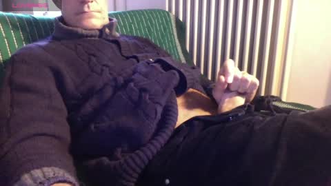 Bi sexy guy lovense hush is on private is open or password show tip if you like. online show from 02/06/25, 03:31
