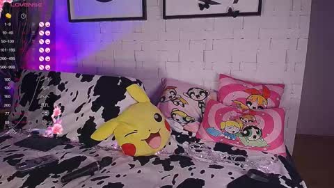 mynameisnikki_ online show from 09/13/25, 05:40