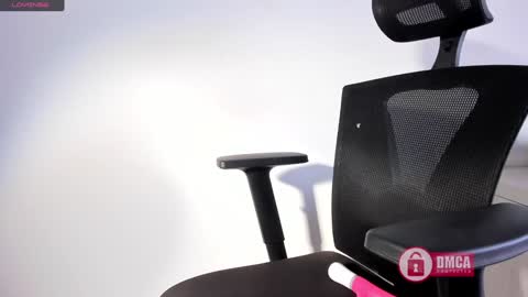 Bella online show from 01/12/25, 01:05