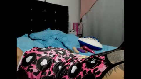 Snapshot of myrandafliiers chatting on 10/21/25, 12:44 myranda online show from 10/21/25, 12:44