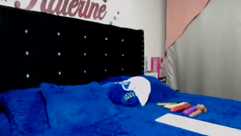 Snapshot of myrandafliiers chatting on 11/19/25, 01:05 myranda online show from 11/19/25, 01:05