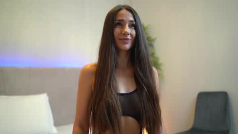 Snapshot of myriamfox_ chatting on 01/28/25, 11:49 Miryam online show from 01/28/25, 11:49