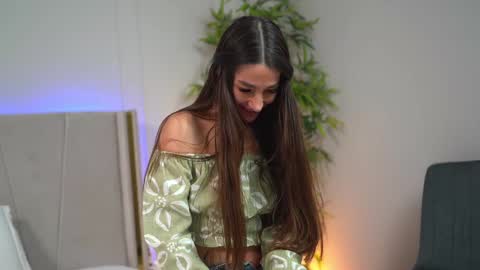 Snapshot of myriamfox_ chatting on 02/07/25, 11:56 Miryam online show from 02/07/25, 11:56