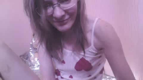 Snapshot of mysterious_blondy chatting on 04/25/26, 04:59 mysterious_blondy online show from 04/25/26, 04:59
