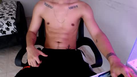 Snapshot of mysteryboy_thin16 chatting on 12/17/24, 09:49 mysteryboy_thin16 online show from 12/17/24, 09:49