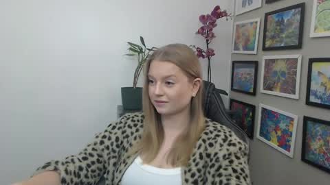 Snapshot of mysteryericax chatting on 04/02/26, 10:46 Erica online show from 04/02/26, 10:46