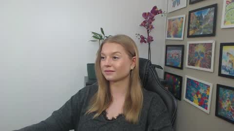 Snapshot of mysteryericax chatting on 04/03/26, 12:14 Erica online show from 04/03/26, 12:14
