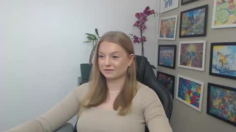 Snapshot of mysteryericax chatting on 04/15/26, 08:32 Erica online show from 04/15/26, 08:32
