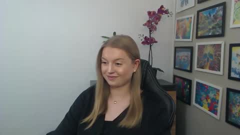 Snapshot of mysteryericax chatting on 04/20/26, 11:24 Erica online show from 04/20/26, 11:24