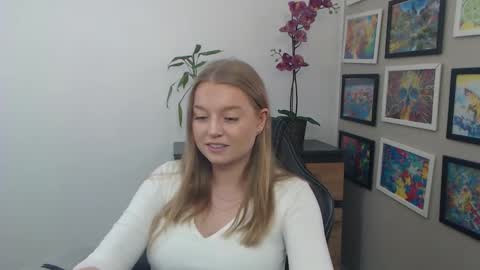 Snapshot of mysteryericax chatting on 04/24/26, 10:07 Erica online show from 04/24/26, 10:07