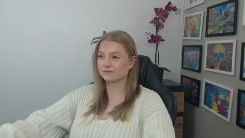 Snapshot of mysteryericax chatting on 04/27/26, 10:24 Erica online show from 04/27/26, 10:24