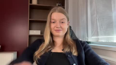 Snapshot of mysteryericax chatting on 05/16/26, 10:12 Erica online show from 05/16/26, 10:12