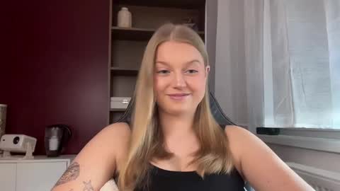 Snapshot of mysteryericax chatting on 05/21/26, 10:33 Erica online show from 05/21/26, 10:33