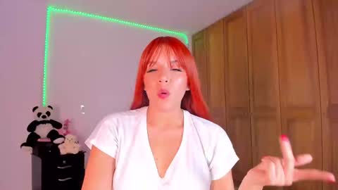 Snapshot of mysteyes chatting on 03/07/25, 12:37 Elena online show from 03/07/25, 12:37