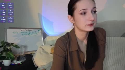 Mia online show from 12/03/25, 05:33