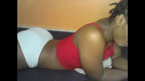 Snapshot of mystic_linna chatting on 05/16/26, 03:03 mystic_linna online show from 05/16/26, 03:03