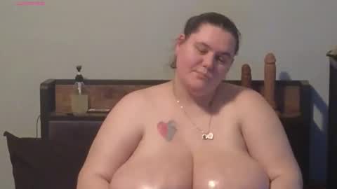 Mzjuicybootay online show from 12/15/25, 04:33