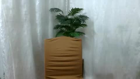 Snapshot of n1raa chatting on 03/27/26, 07:35 nira online show from 03/27/26, 07:35