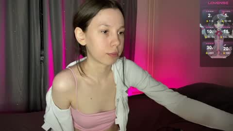 Snapshot of na_prikole_ chatting on 01/23/25, 10:33 Vanessa and Julia  online show from 01/23/25, 10:33