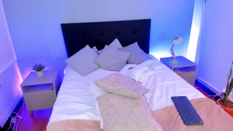 Snapshot of na_yeon_ chatting on 11/11/25, 09:37 AMY online show from 11/11/25, 09:37