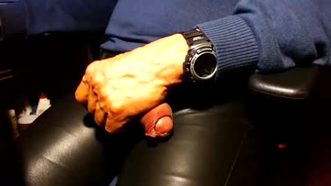 naaapa online show from 12/18/25, 09:43