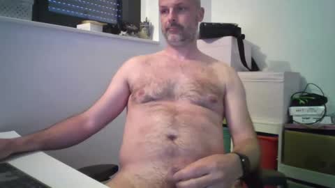 Snapshot of naaktlopertjebe chatting on 04/10/26, 09:36 naaktlopertjebe online show from 04/10/26, 09:36