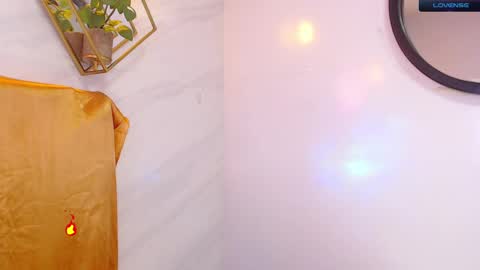 naamah_b online show from 01/15/25, 03:07