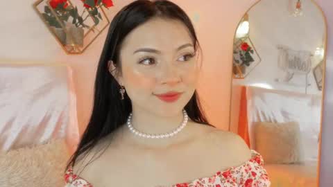 naamah_b online show from 09/23/25, 02:09