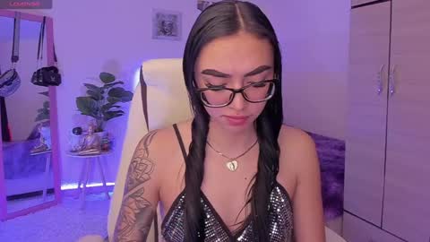 Snapshot of naath_ chatting on 12/01/24, 10:21 anny online show from 12/01/24, 10:21