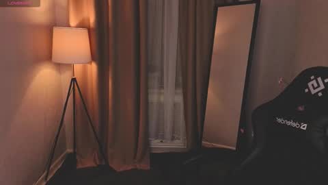 naavyy online show from 11/27/25, 01:46