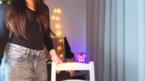 Snapshot of nabi_kiotaa chatting on 09/15/25, 03:23 Nabi online show from 09/15/25, 03:23