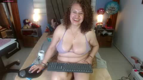 nadia_84 online show from 05/05/26, 12:57