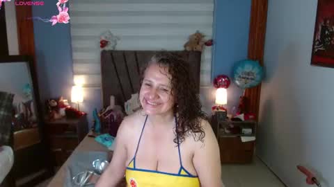 nadia_84 online show from 06/18/26, 11:36