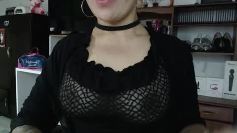 Snapshot of nadia_abaud chatting on 02/02/25, 06:48 Nadia  online show from 02/02/25, 06:48