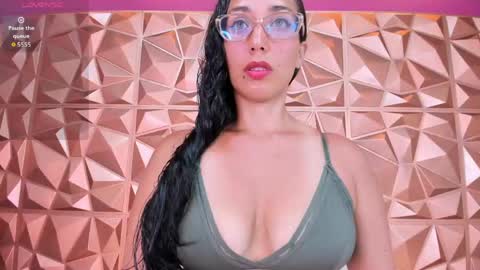 Snapshot of nadiajalil chatting on 04/29/26, 08:15 nadiajalil online show from 04/29/26, 08:15