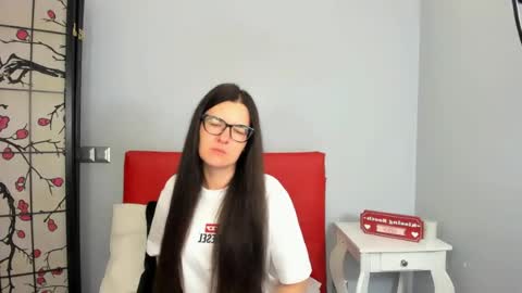 nadiatrue online show from 06/19/26, 06:18