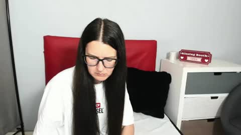 nadiatrue online show from 06/26/26, 05:39