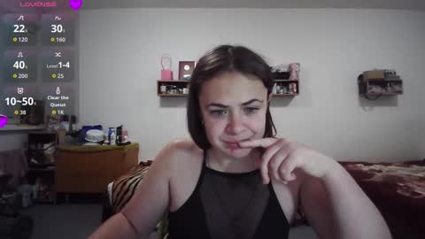 Snapshot of nadiiamorgun chatting on 10/27/25, 06:45 nadiiamorgun online show from 10/27/25, 06:45