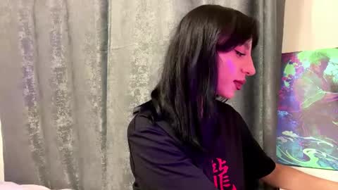 Snapshot of nadinevanni chatting on 07/29/26, 01:42 Leya online show from 07/29/26, 01:42