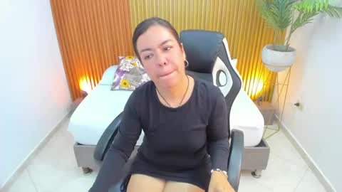 N A H I A online show from 02/26/25, 03:08