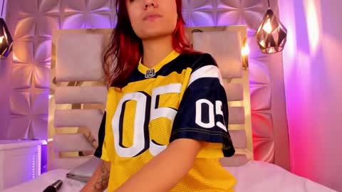 Snapshot of nahia_low chatting on 12/05/24, 07:27  Valeria  online show from 12/05/24, 07:27