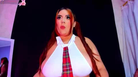 Snapshot of nahiara_lee_ chatting on 10/24/25, 12:01 Nahia online show from 10/24/25, 12:01