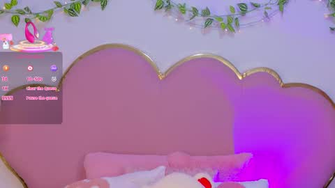 NahiaraReina  online show from 12/16/25, 03:06